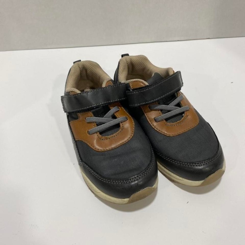 Surprize by Stride Rite black & brown sneakers boy size 11. SKU905#kids